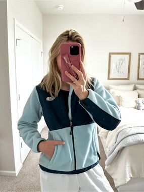 Patagonia Women's Light Blue & Navy Two-Tone Teddy Fleece Jacket